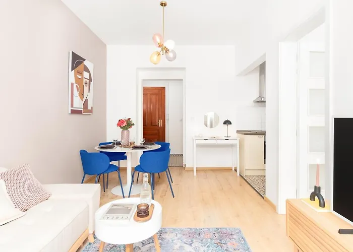 Prague Days - Eclectic Apartment In Trendy Area